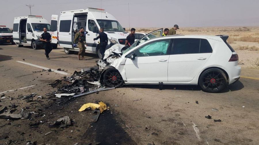 مصرع 4 افراد من عائلة واحدة بحادث طرق بالجنوب